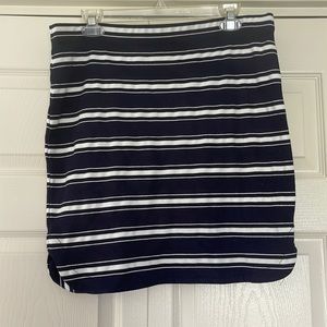 Max Studio Above the Knee Pencil Skirt